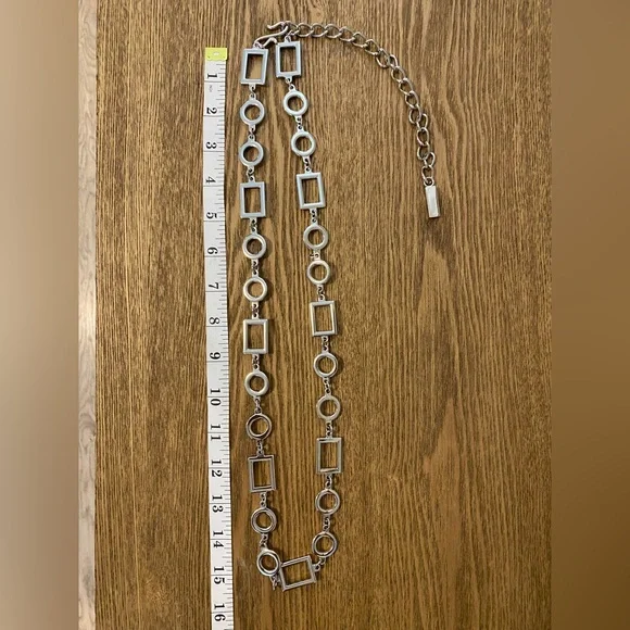 Silver Tone Metal Chain Belt Size M - Picture 8 of 9